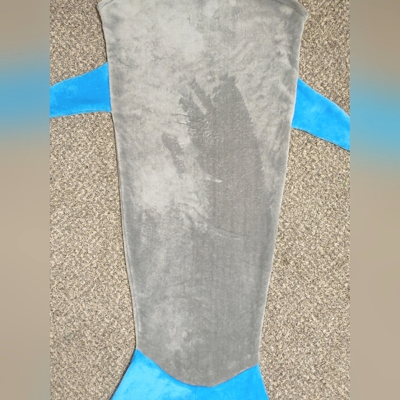 Grey Shark Bite Snuggie Ultra Soft Micromink Shark Tail Sleeping Bag Blanket 50" - Picture 6 of 12